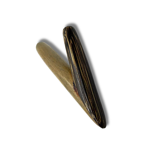 Handcrafted Kuripe applicator made of Chonta